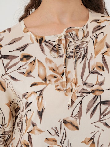 Bigdart Dress in Beige
