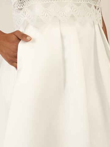 APART Skirt in White