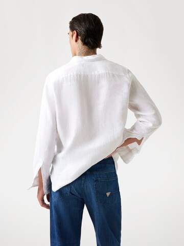 GUESS Regular Fit Hemd in Weiß