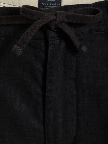 Regular Pantalon chino Funky Buddha en noir