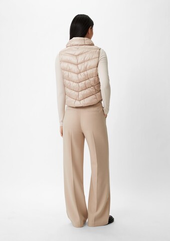 Gilet COMMA en beige : derrière