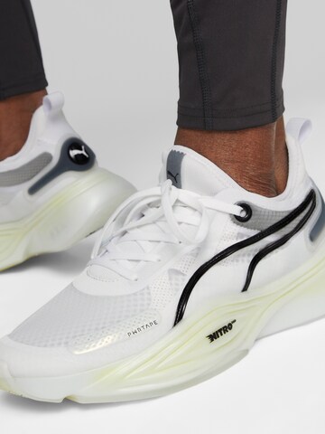 Chaussure de course 'Nitro Squared' PUMA en blanc : devant