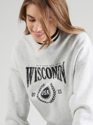 STUDIO SELECT Sweatshirt 'Laura' i grå