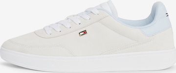 TOMMY HILFIGER Trampki niskie 'Heritage' w kolorze biały: przód