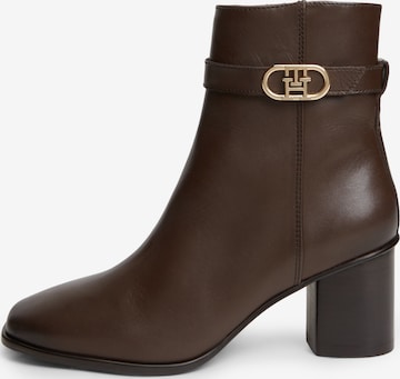 Ankle boots di TOMMY HILFIGER in marrone: frontale