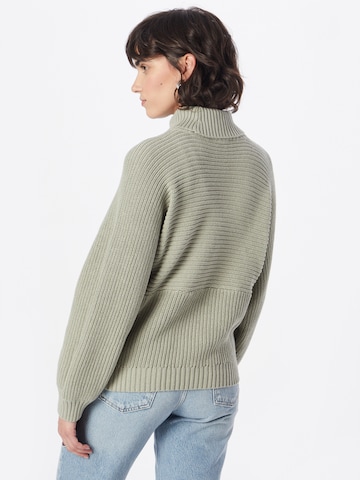 ABOUT YOU Sweater 'Linnea' in Green