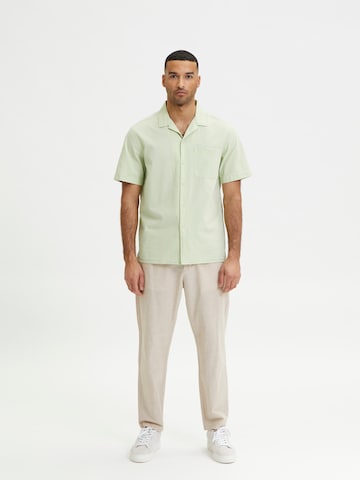 SELECTED HOMME Regular fit Button Up Shirt 'Ray' in Green