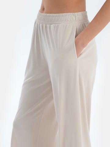 Dagi Normalny krój Spodnie w kolorze beżowy