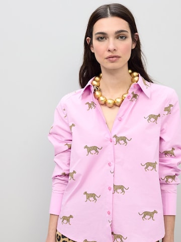 Lola Casademunt Pusero värissä vaaleanpunainen: etupuoli