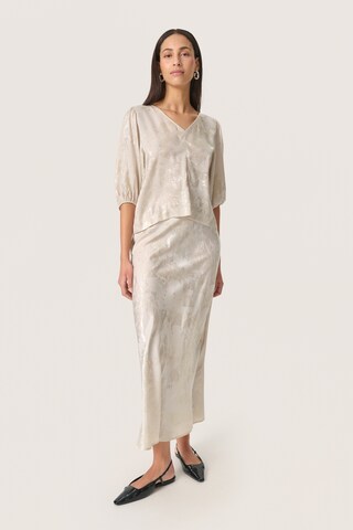 SOAKED IN LUXURY Blouse in Beige