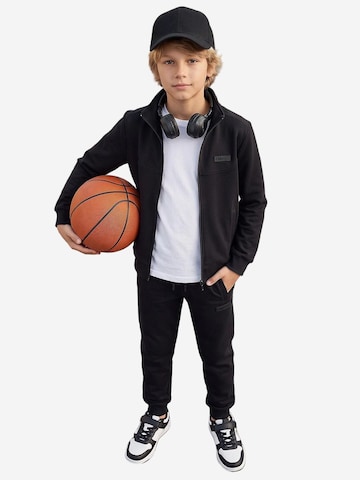 Tommy Life Trainingspak 'TOMMY Kinder Active Set' in Zwart: voorkant