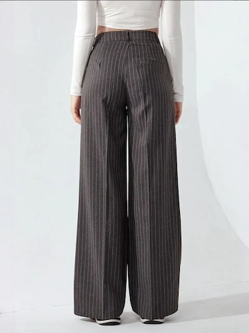 Wide leg Pantaloni con piega frontale di Hiccup in grigio