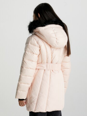 Manteau Calvin Klein Jeans en rose