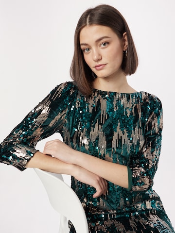 Rochie de cocktail de la Wallis pe verde