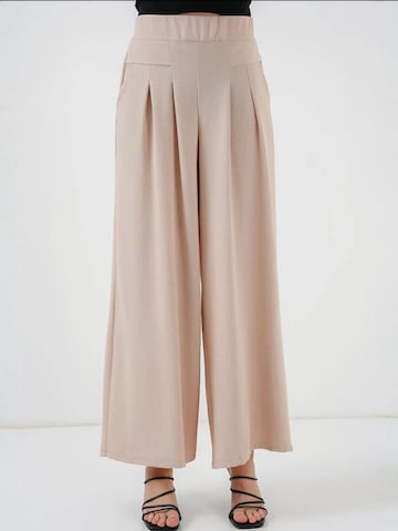 Wide leg Pantaloni con pieghe di Bigdart in beige: frontale