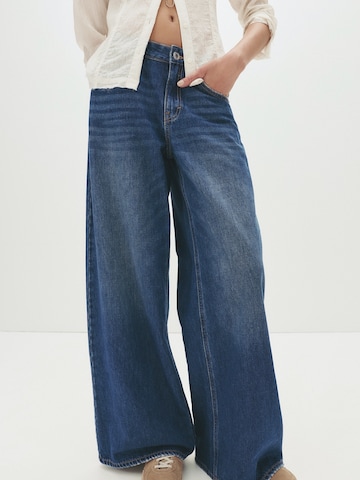 Pull&Bear Wide leg Jeans in Blauw: voorkant