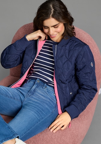 KangaROOS Between-Season Jacket in Blue