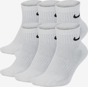 Chaussettes de sport NIKE en blanc