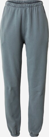 Tapered Pantaloni 'Karli' di A LOT LESS in grigio: frontale