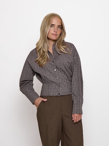 minus Shirt 'Robina' in Red: front