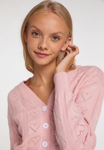 Geacă tricotată de la MYMO pe roz
