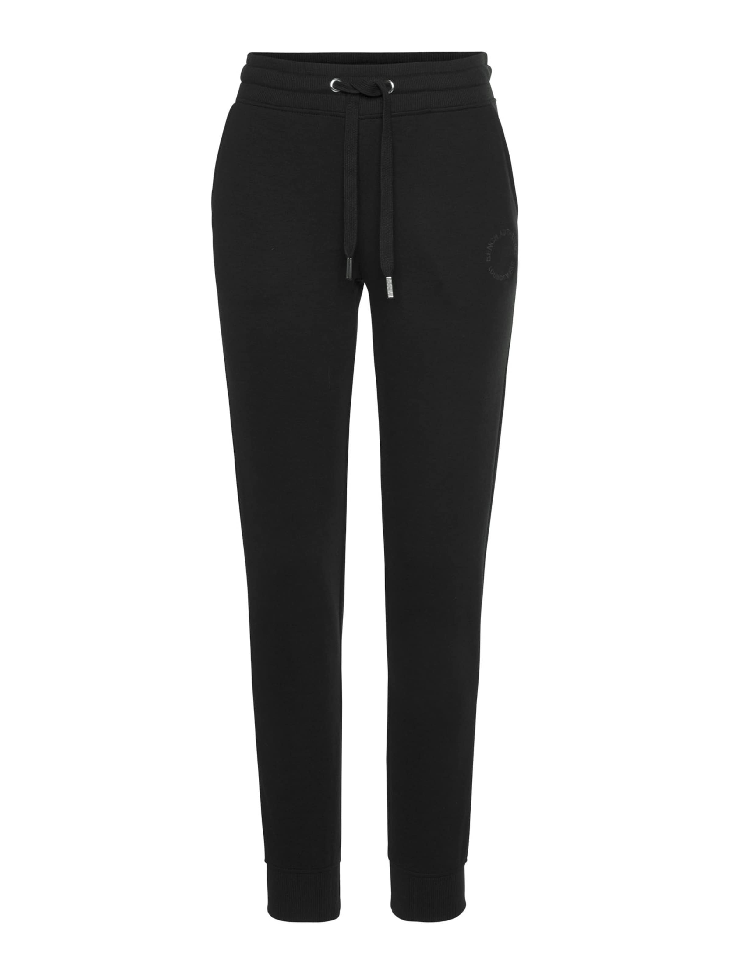 BENCH - Pantalón en negro: frente