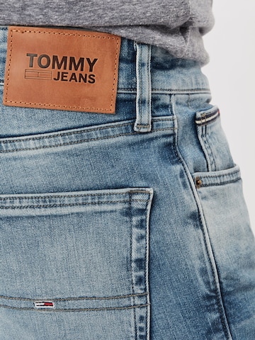Tommy Jeans Слим Джинсы в Синий
