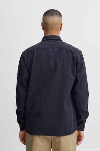 !Solid Regular fit Button Up Shirt in Blue