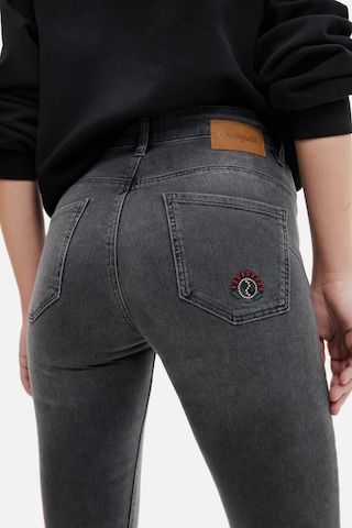 Desigual Slimfit Jeans in Schwarz