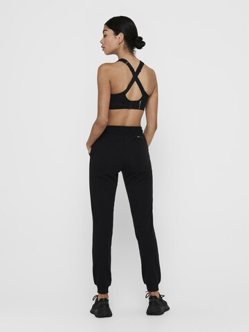 Coupe slim Pantalon de sport 'Elina' ONLY PLAY en noir