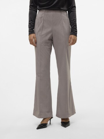 SOMETHINGNEW Flared Pleat-front trousers 'Diana' in Brown: front