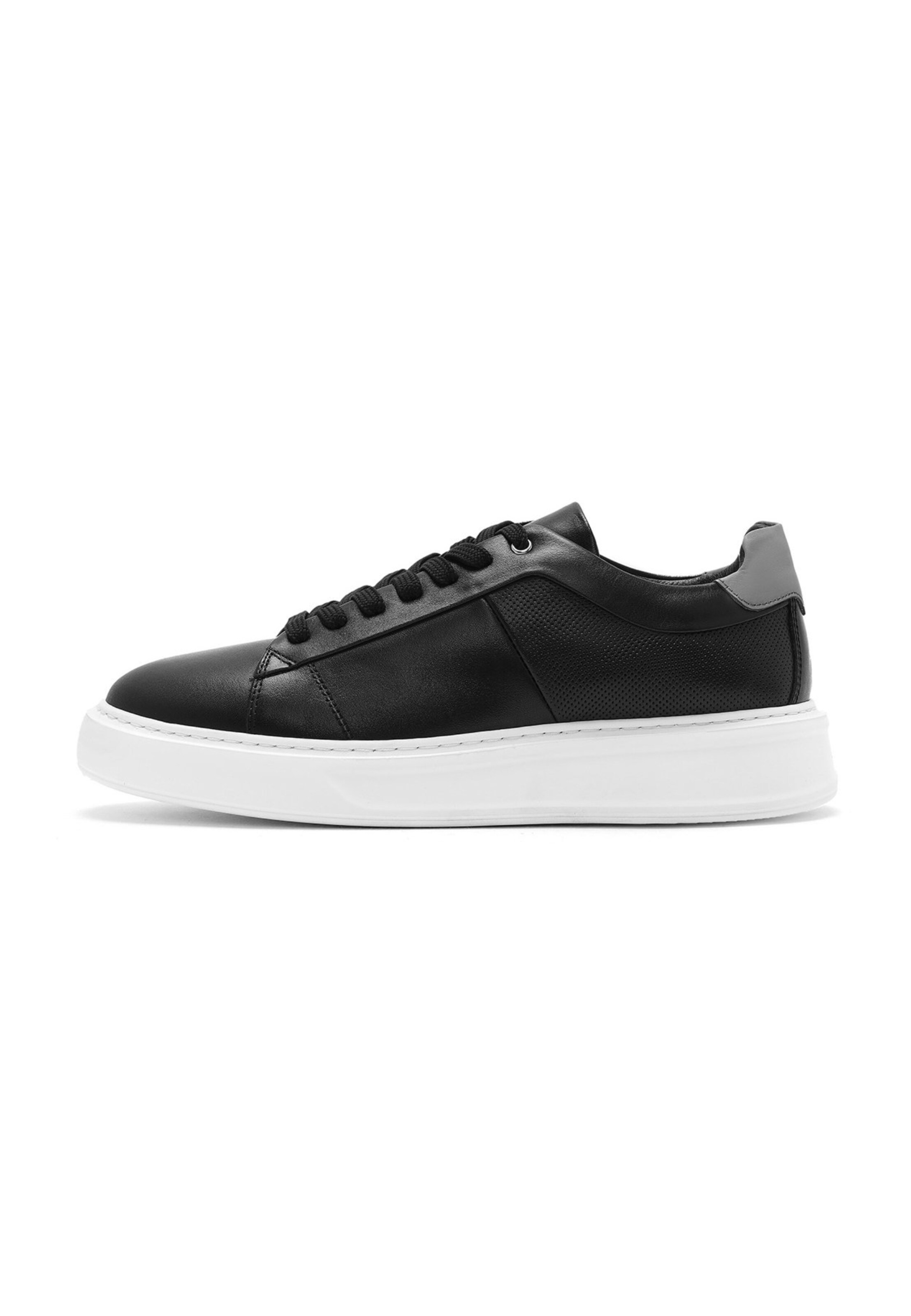 Derimod Sneakers in Black: front