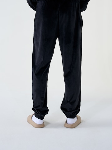 ABOUT YOU x Dardan Tapered Pants 'Dominic' in Black