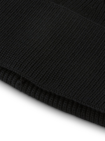 FALKE Beanie in Black