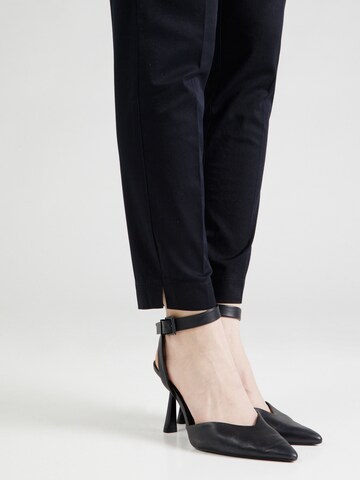 Coupe slim Pantalon à plis Sisley en noir