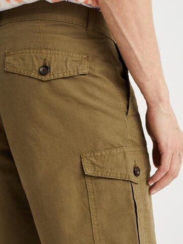 Regular Pantaloni cu buzunare de la WE Fashion pe verde