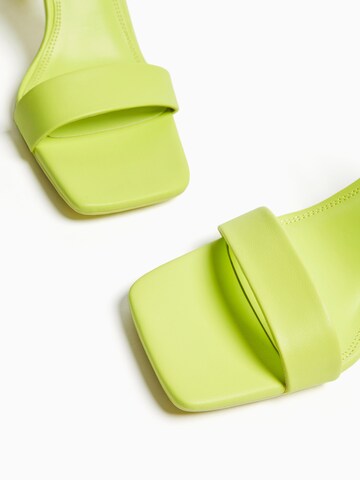 Sandales à lanières Bershka en vert
