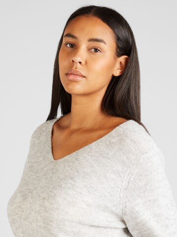 Vero Moda Curve Pullover 'CRAIN' in Grau