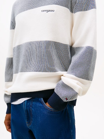 Pulover de la Tommy Jeans pe albastru