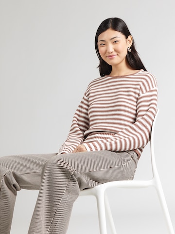 GAP Pulóver - barna: elől