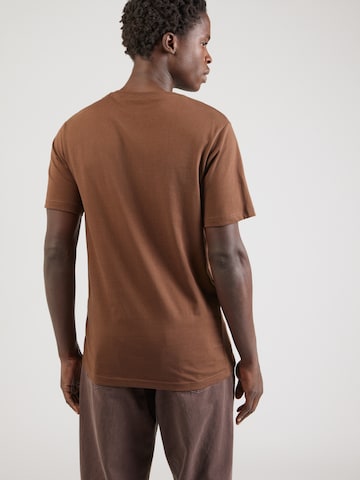 Lyle & Scott Тениска в кафяво