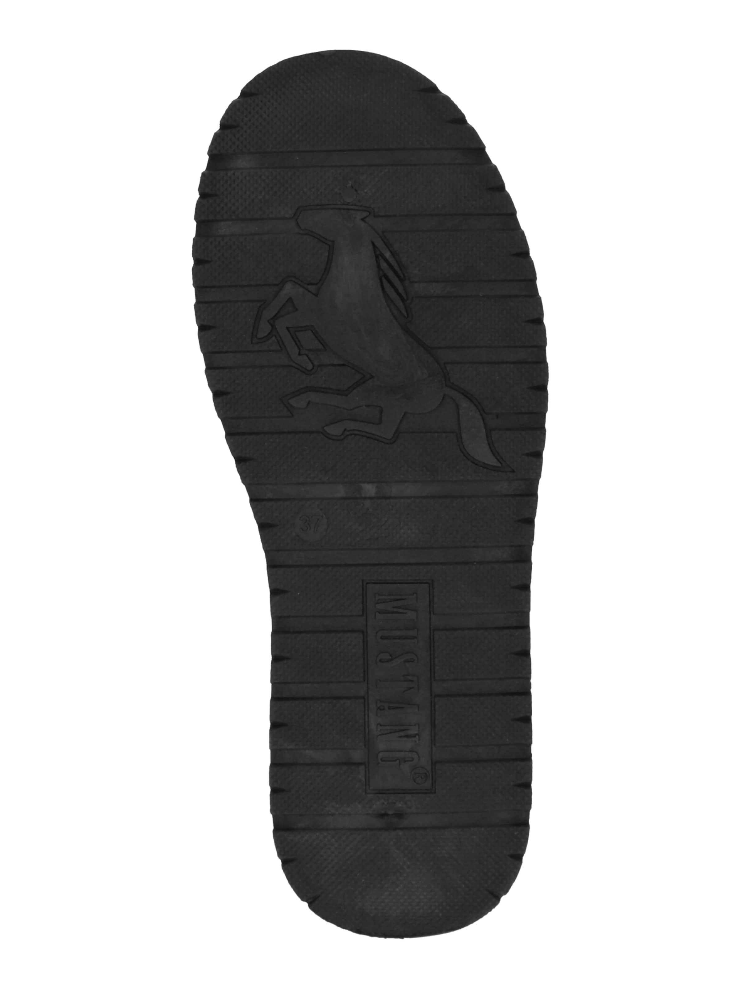 MUSTANG Ботинки в Черный