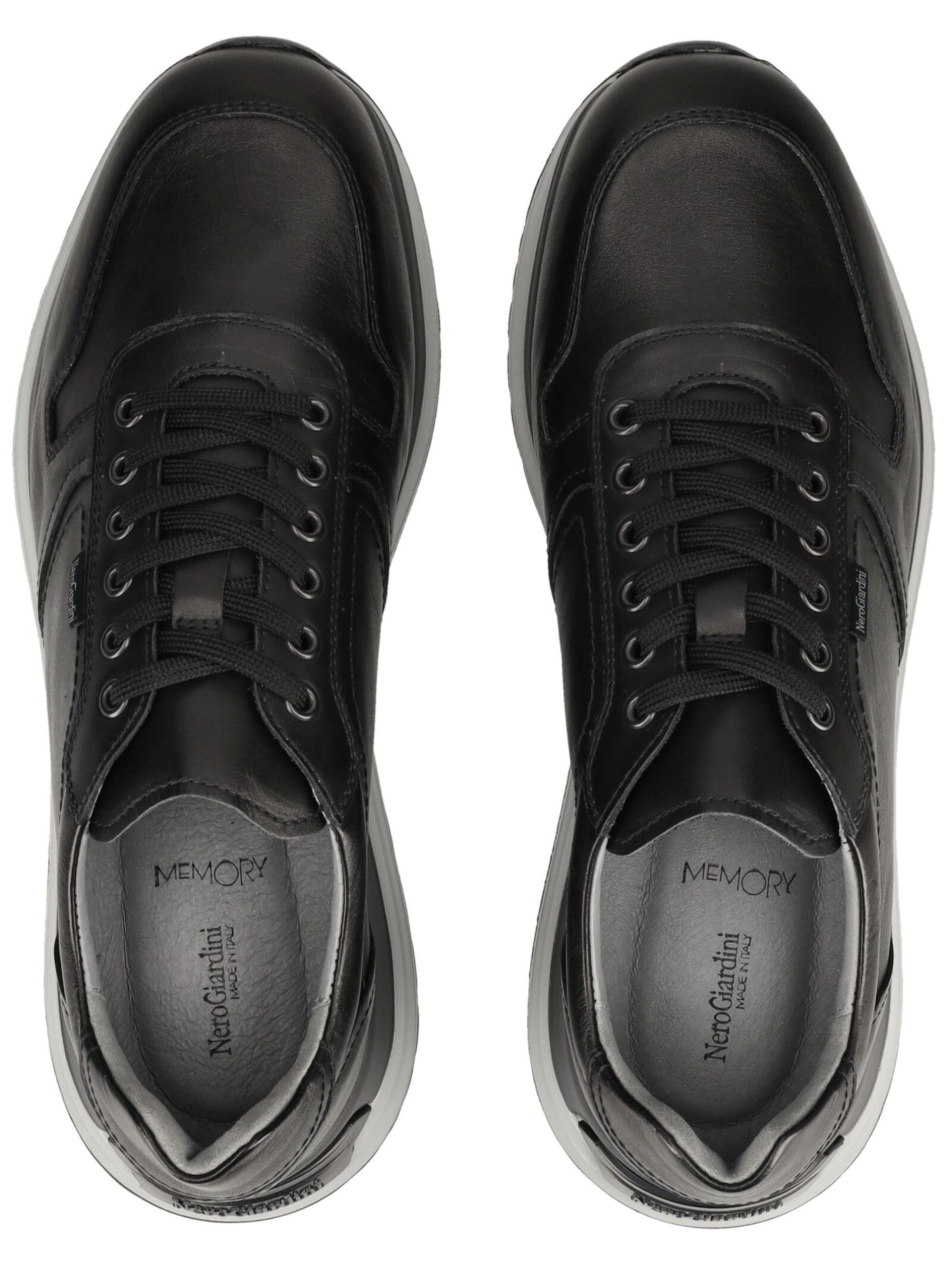 Baskets basses Nero Giardini en noir