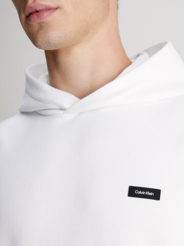 Sweat-shirt Calvin Klein en blanc