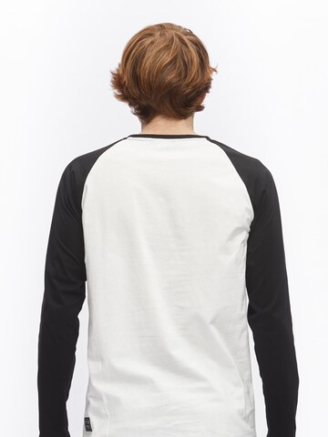 hydroponic - Camiseta 'Hydroponic Graveyard Long-Sleeve Graphic T-Shirt' en blanco