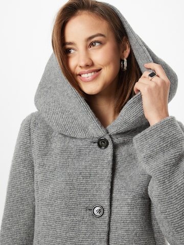 Manteau mi-saison Amber & June en gris