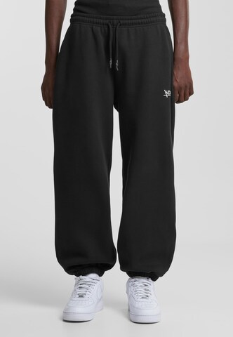 K1X Tapered Broek in Zwart: voorkant