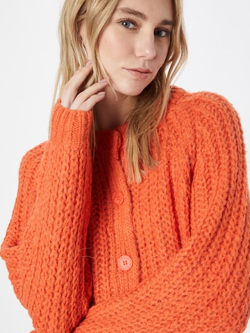 Geacă tricotată de la MSCH COPENHAGEN pe portocaliu