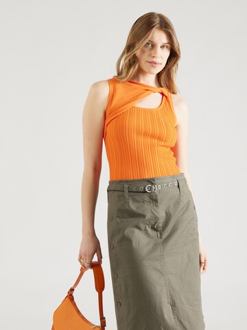 DKNY Broderad topp i orange