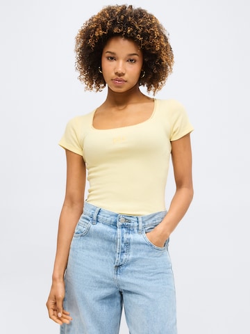 GAP Тениска в жълто: отпред